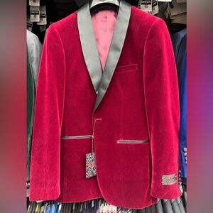 Men velvet blazer 
Fashionable 
Fancy